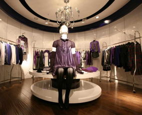 廣東服裝業(yè)倒閉甩賣 批發(fā)轉(zhuǎn)零售不樂(lè)觀